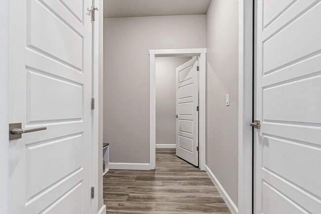 Building Photo - Pristine Four Bedroom 2 Bath home in Mesa Village