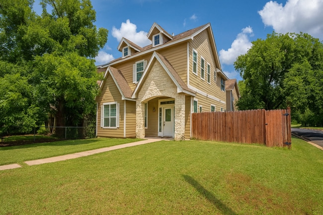 Building Photo - 5501 Duval St