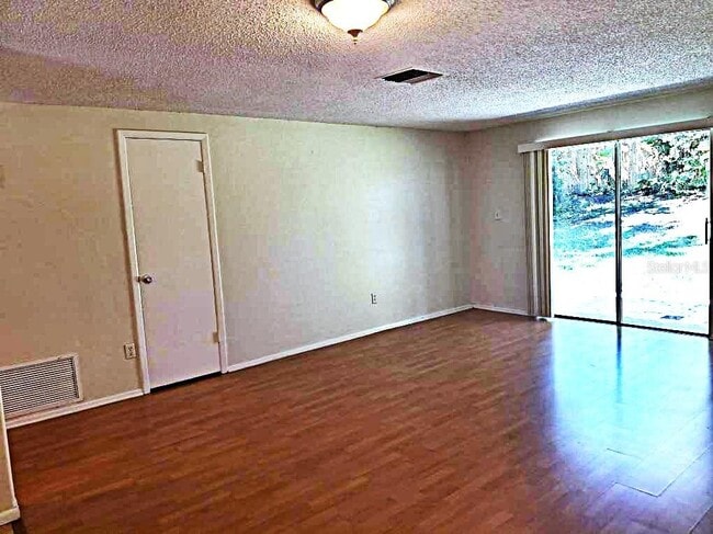 Building Photo - 2812 Dovewood St
