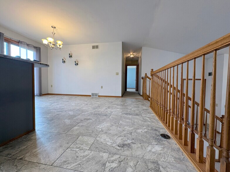 Building Photo - 6214 Adobe Way