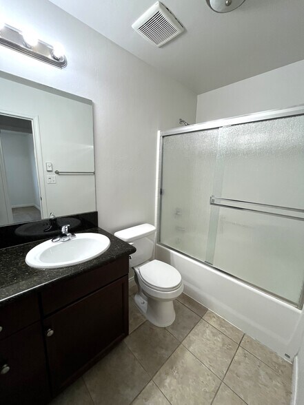 Building Photo - 6125 Kendra St