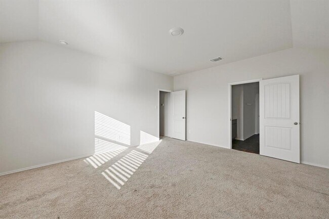 Building Photo - 191 Frogmore Lp