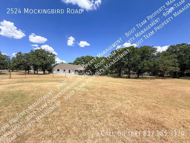 Building Photo - 2524 Mockingbird Rd