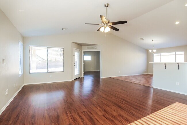 Building Photo - 15821 W Tara Ln