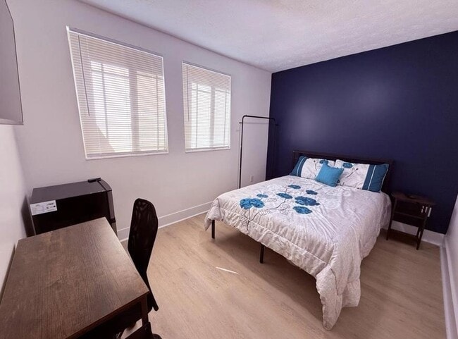 Building Photo - 5140 River Bluff Ln