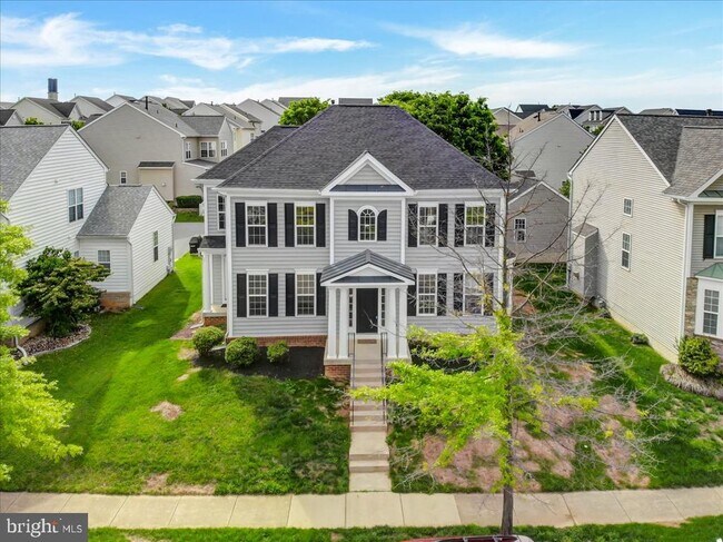 Building Photo - 240 Davis St