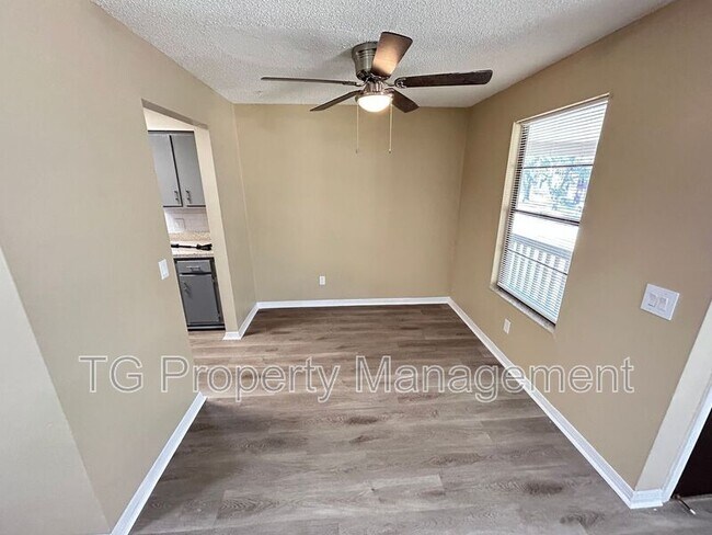 Building Photo - 467 Lombard St