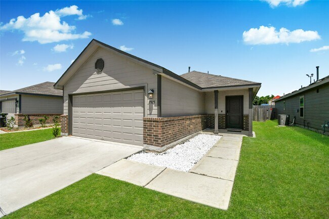 Building Photo - 7915 Meadow Cranesbill Ln