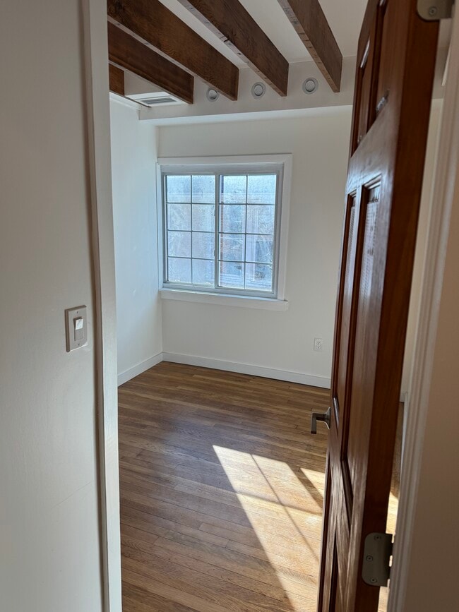 Bedroom - 130 River Road Ext