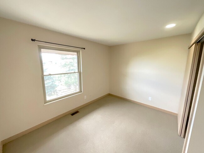 Building Photo - 5 Bedroom Home, 4.61 Acres, Available Near W Woodmen Rd & Westwood Rd!