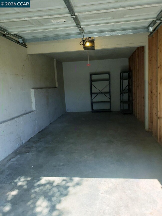 Building Photo - 903 East St