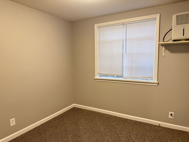 Building Photo - 507 Baker St