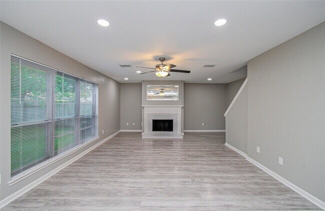 Building Photo - Village Park Drive, Missouri City, TX 77489 - 5 BR 2.5 BA single-family home
