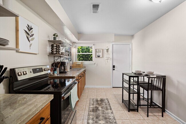 Building Photo - 3330 Avenue O 1/2