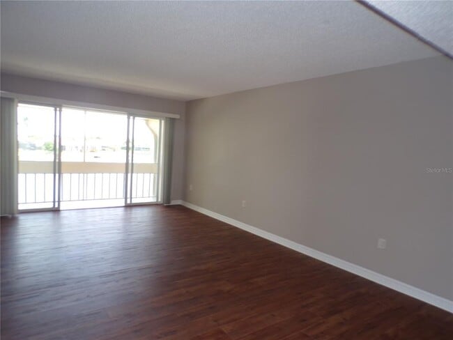 Building Photo - 1080 Bal Harbor Blvd