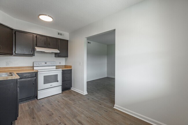 Building Photo - 7437 Private Ln