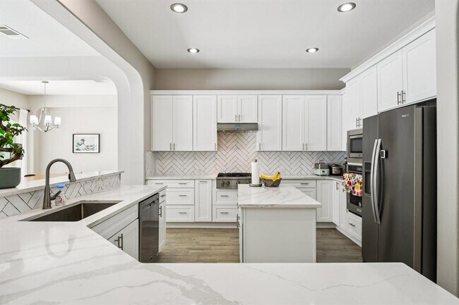Building Photo - 16601 Malaga Hills Dr