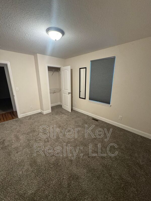 Building Photo - 506 Dixon Ave