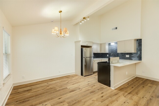 Building Photo - 2305 55th St