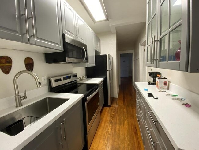 Building Photo - 622 Harwood St
