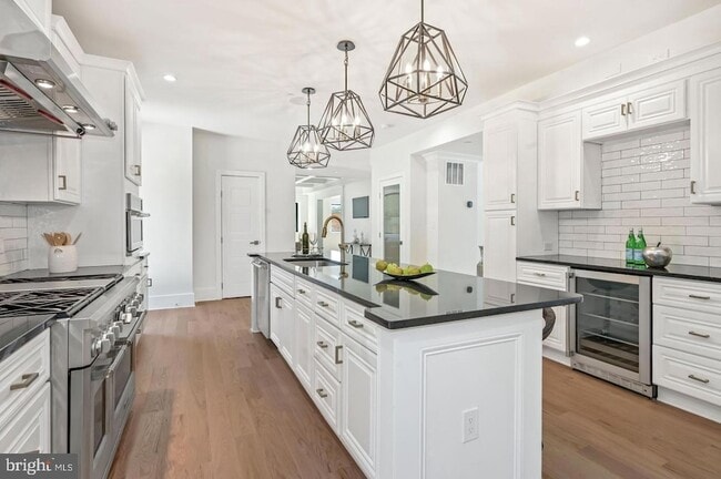 Building Photo - 5805 Massachusetts Ave