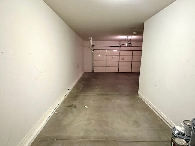 Building Photo - Fantastic Goodyear Home in Sedella