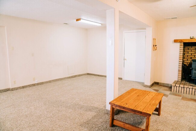 Building Photo - SMALL DOG FRIENDLY!!!  Meadow Street House