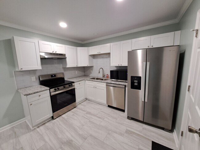 Building Photo - 1450-1452 Brentwood Drive