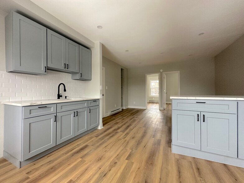 Building Photo - 190 N Miller St