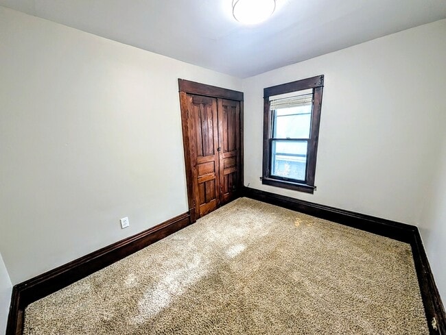 Building Photo - 1012 Bethel St