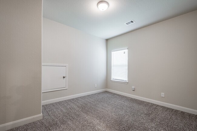 Building Photo - 4831 Eagles Glen Dr