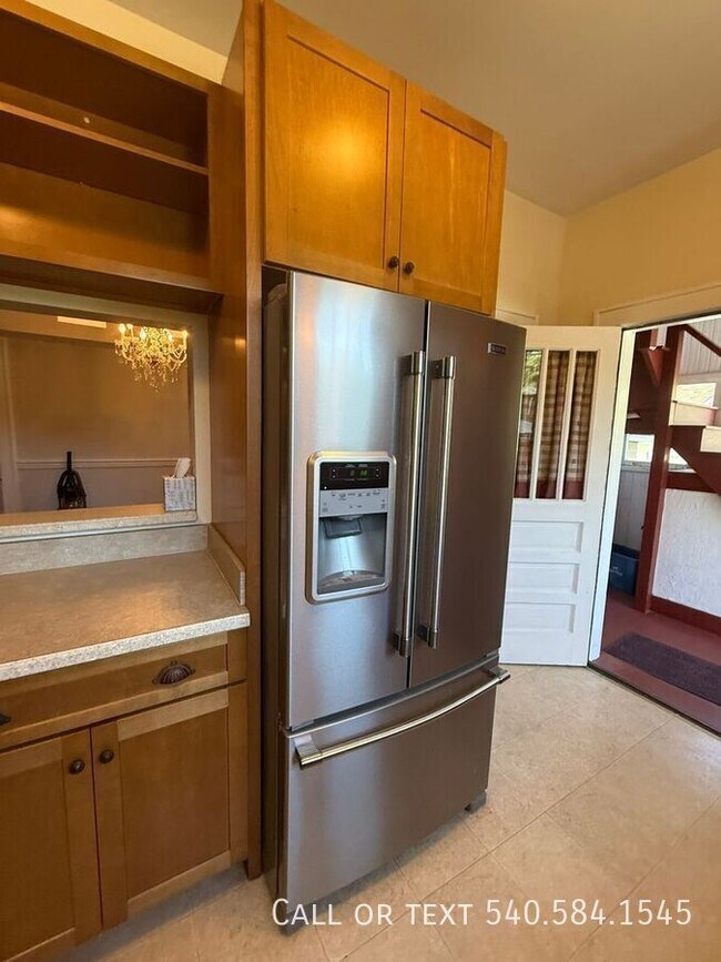 Building Photo - 1901 Avon Rd SW