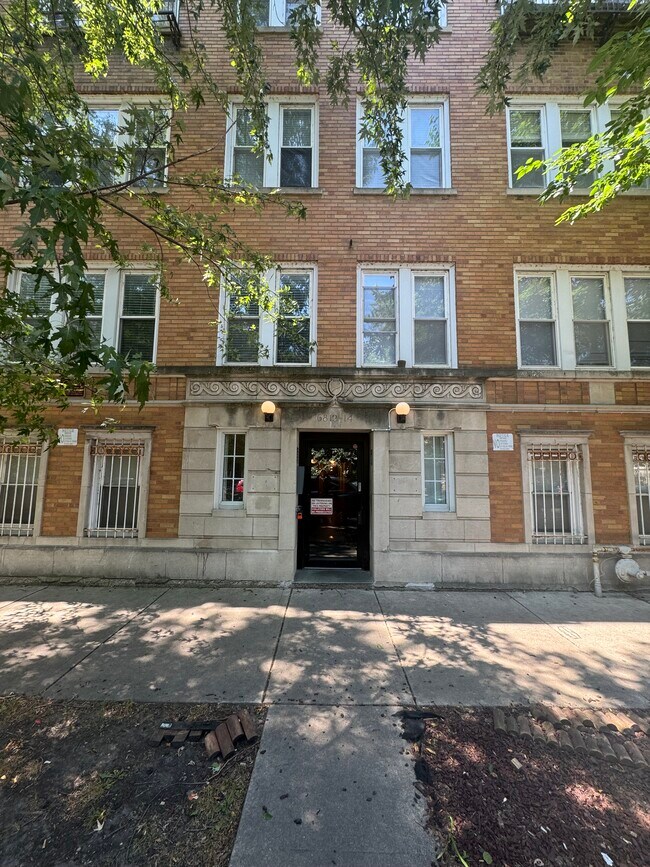 Building Photo - 6812 N Wayne Ave