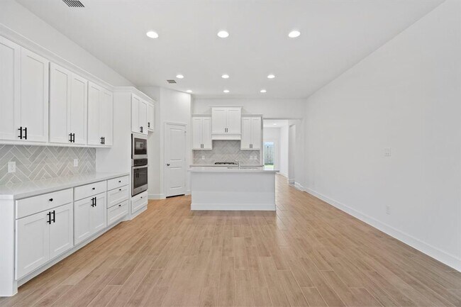 Building Photo - 16310 Rock Hollow Bend Ln