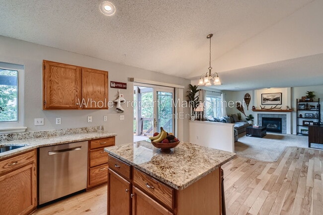 Building Photo - 9948 Deer Creek Ln
