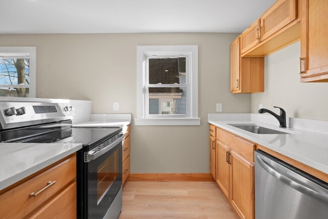 Building Photo - 17 Bridge St