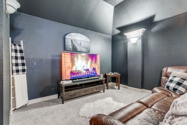 Building Photo - GORGEOUS HOME IN BELTERRA WITH SPARKLING POOL & SERVICE INCLUDED