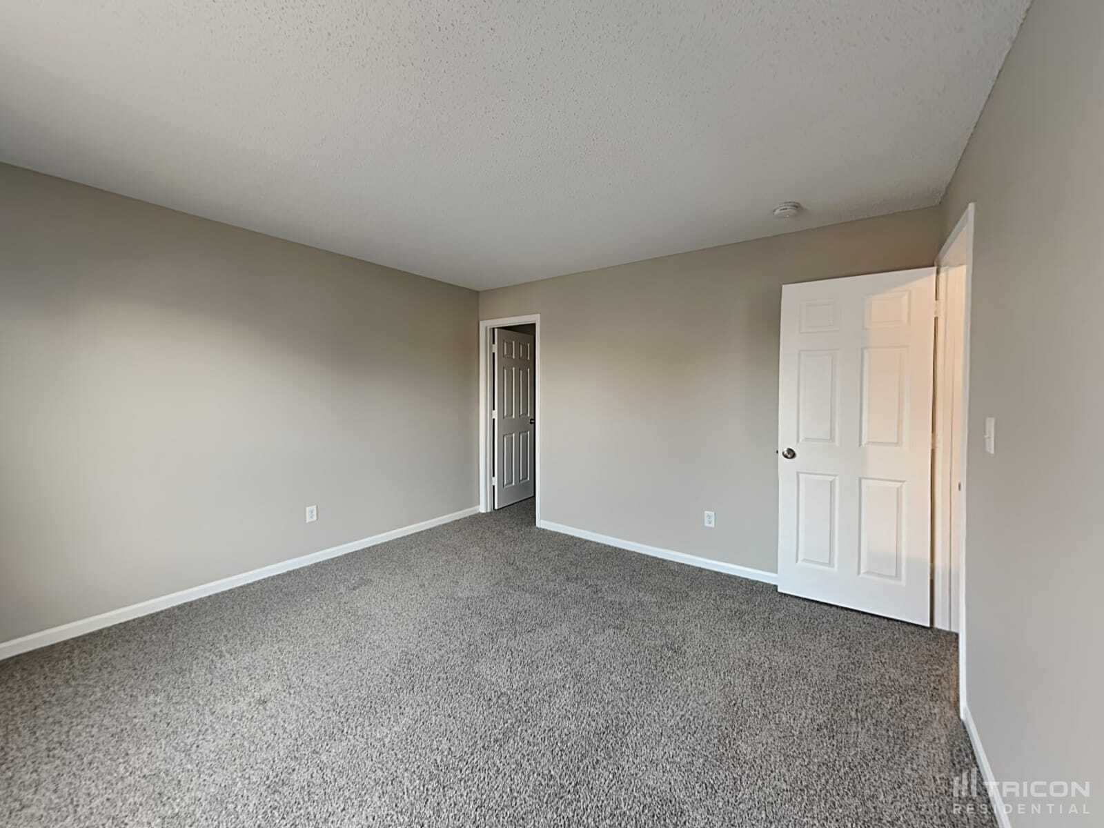 Building Photo - 6642 Southern Ridge Dr