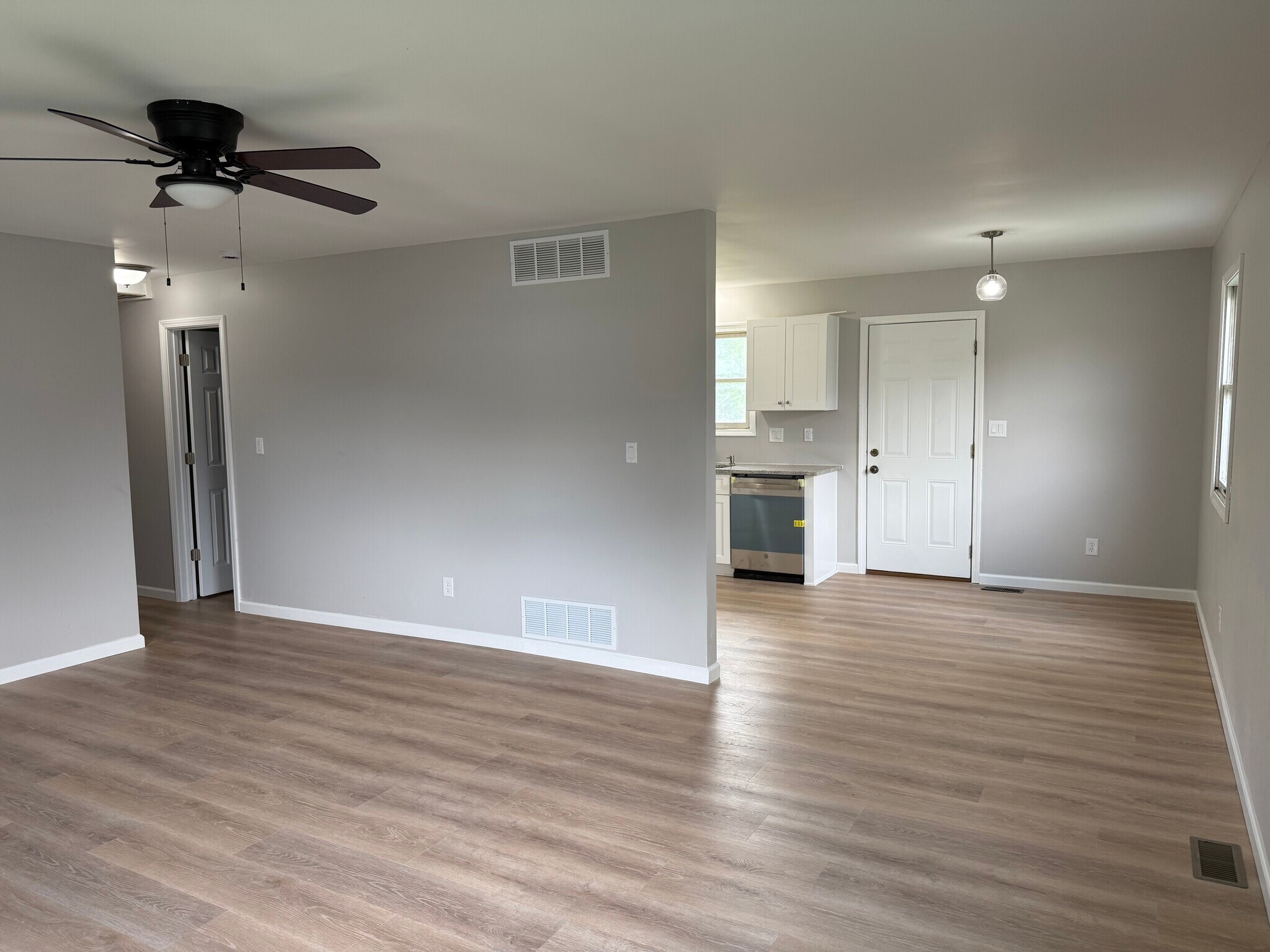 Building Photo - 663 Gibbard Ave