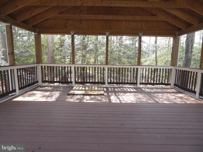 Building Photo - 6422 Lake Meadow Dr