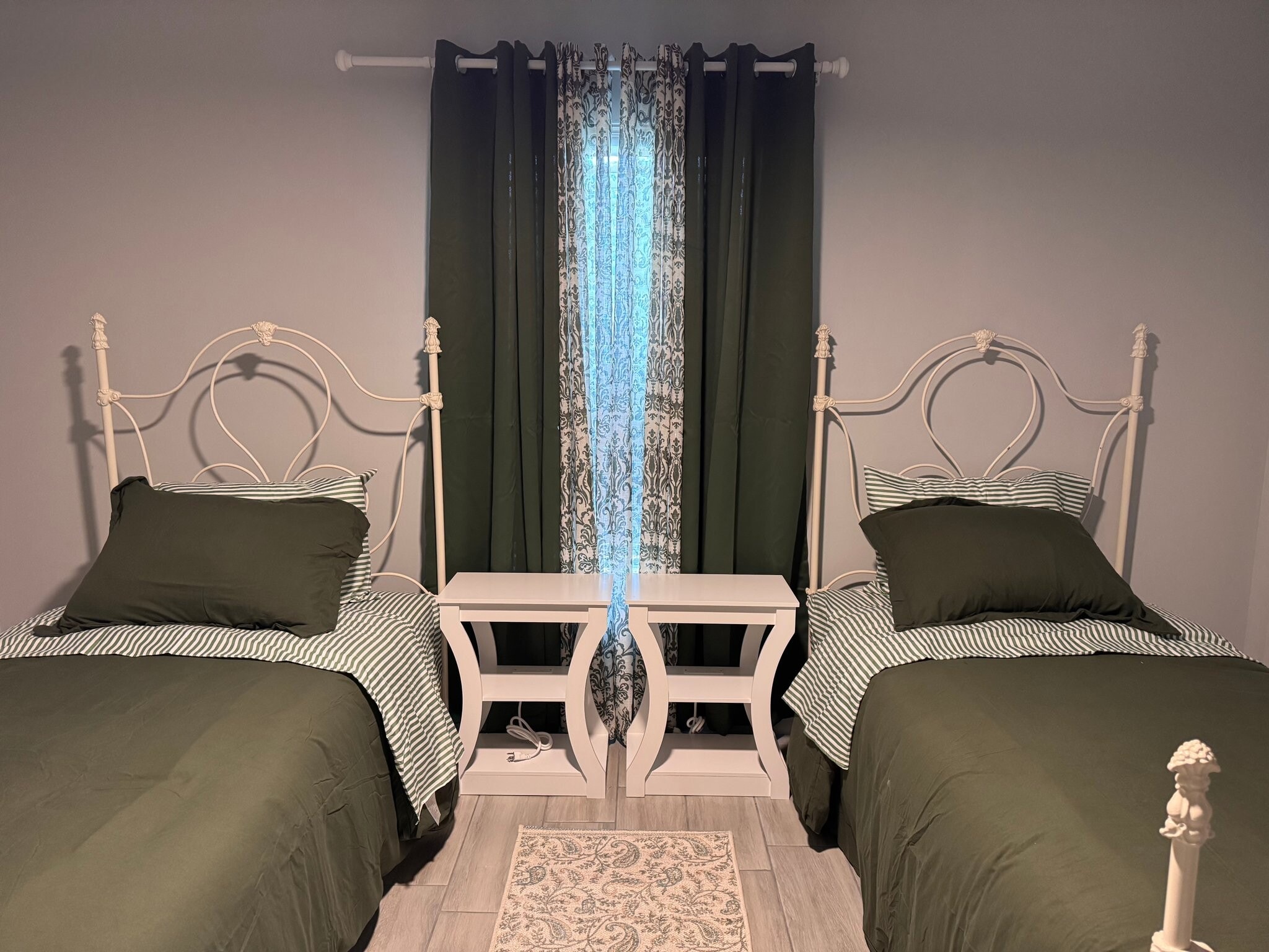 Building Photo - 3667 Michigan Ave