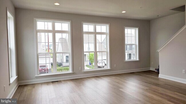 Building Photo - 3089 Herr St