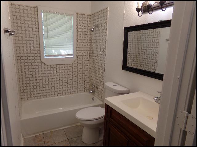 Building Photo - 908 Greenlea Dr