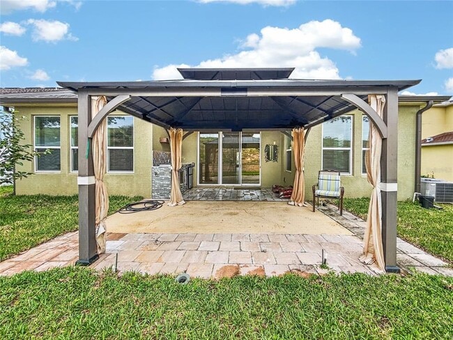 Building Photo - 2062 Redbay Ave