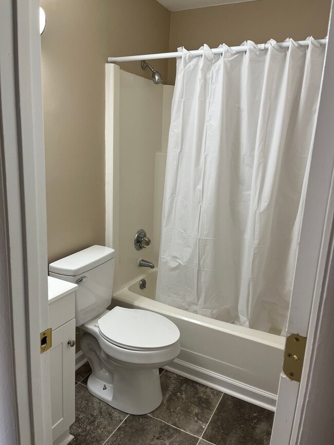 Building Photo - 105 S 1st St