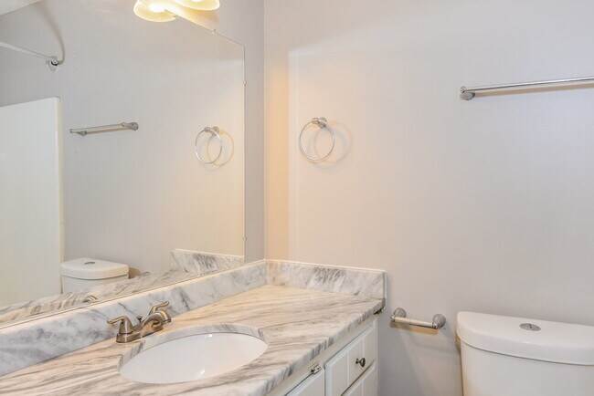 Building Photo - 2885 Kellogg Creek Rd