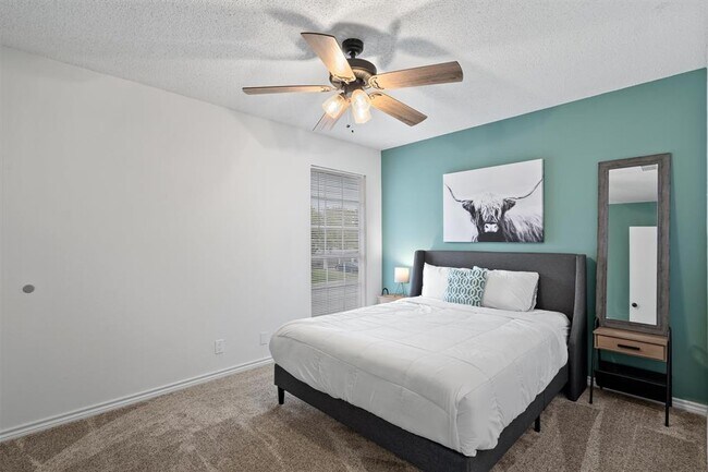 Building Photo - 405 E Logan St