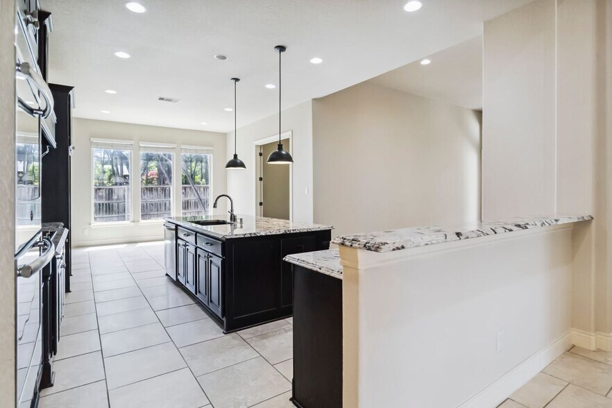Building Photo - 944 Wilderness Oaks