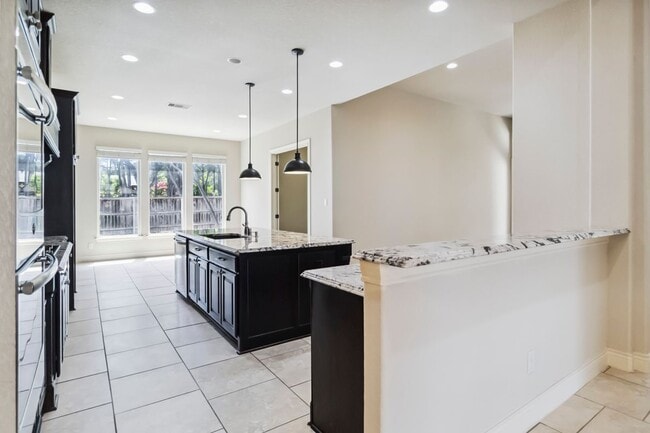 Building Photo - 944 Wilderness Oaks