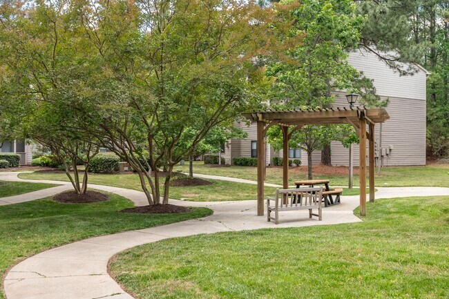 Building Photo - 600 Audubon Lake Dr